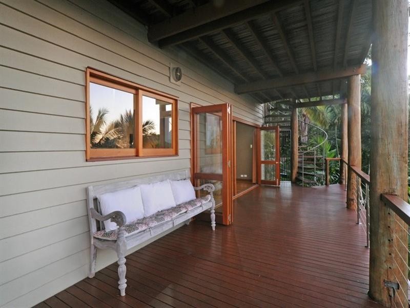 7 Warrain Street, Shute Harbour QLD 4802