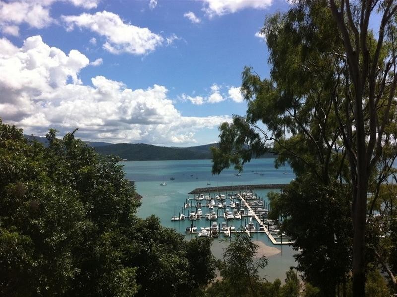 10 Kara Crescent, Airlie Beach QLD 4802