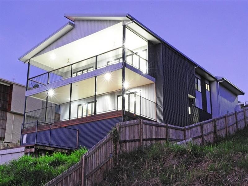 20 Whitehaven Crescent, Cannonvale QLD 4802