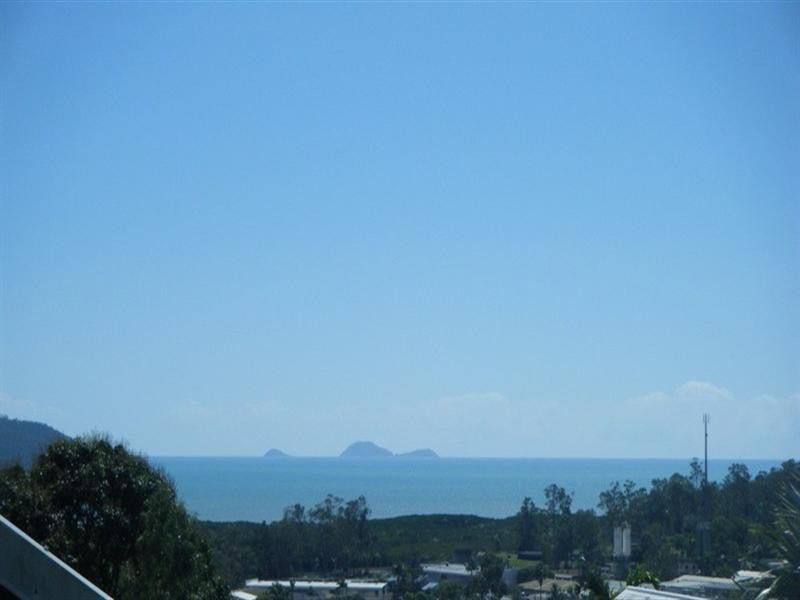 11 Hamilton Avenue, Cannonvale QLD 4802