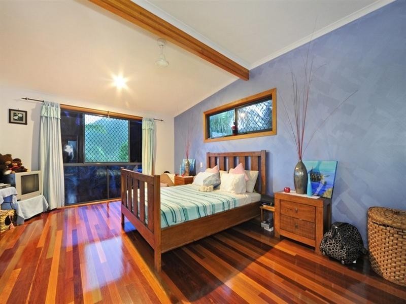 11 Hamilton Avenue, Cannonvale QLD 4802