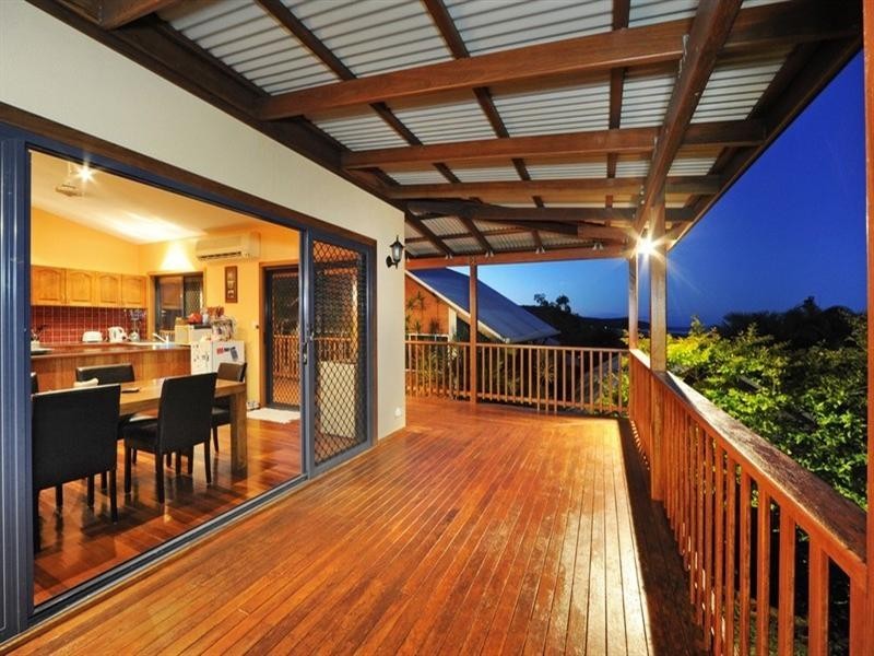 11 Hamilton Avenue, Cannonvale QLD 4802