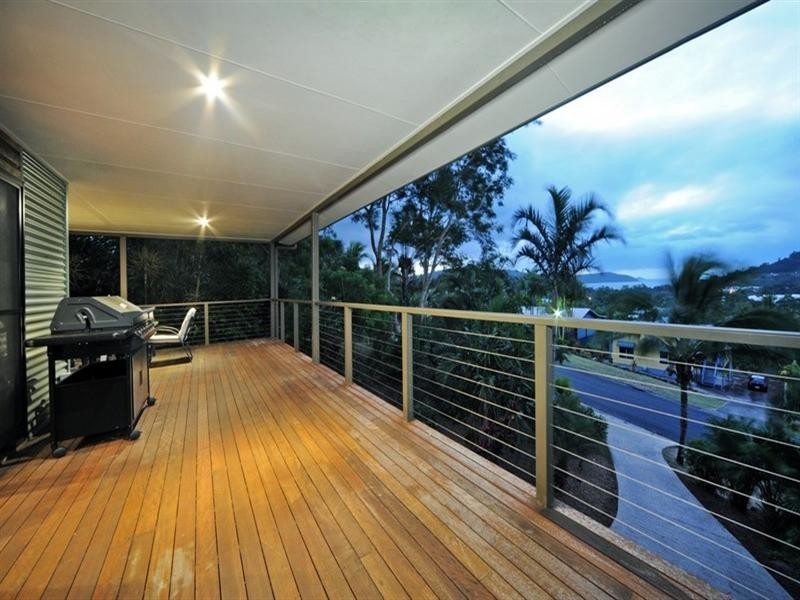 9 Country Road, Cannonvale QLD 4802