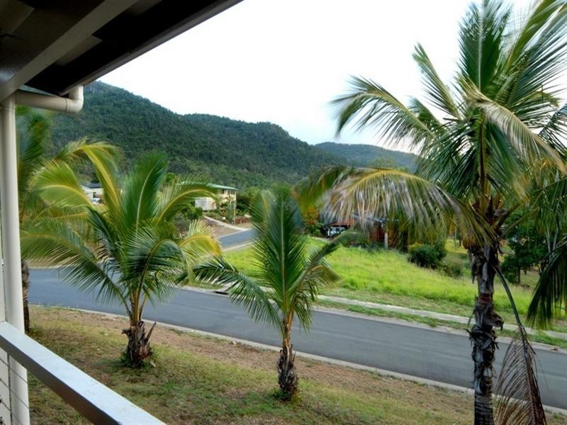 56 Country Road, Cannonvale QLD 4802