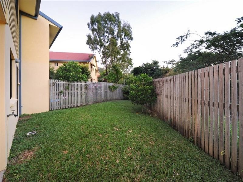 6/16 Beach Road, Cannonvale QLD 4802