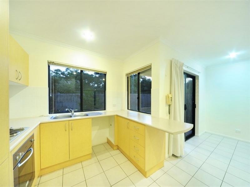 6/16 Beach Road, Cannonvale QLD 4802
