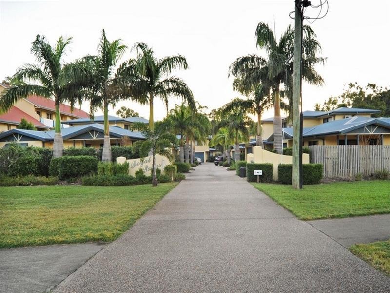 6/16 Beach Road, Cannonvale QLD 4802
