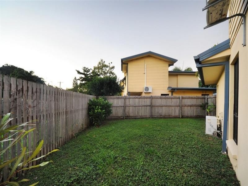 6/16 Beach Road, Cannonvale QLD 4802