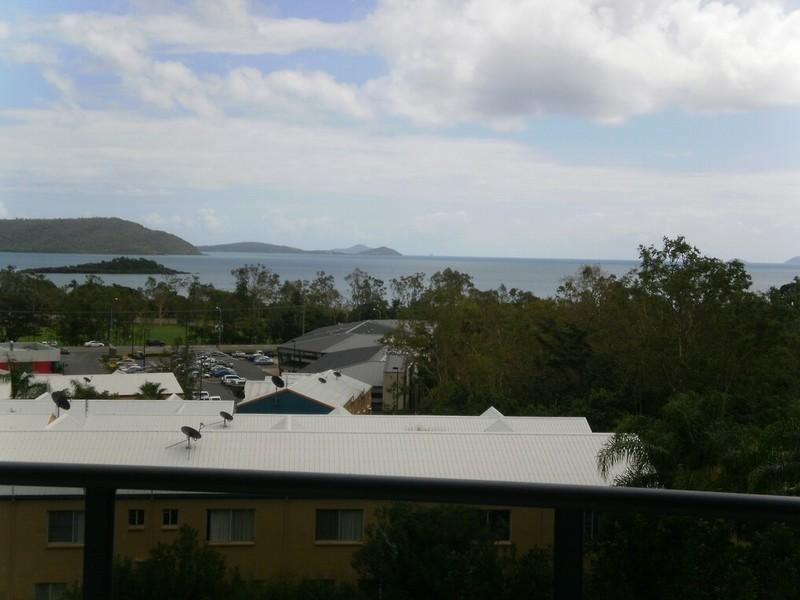 35/2 Eshelby Drive, Cannonvale QLD 4802