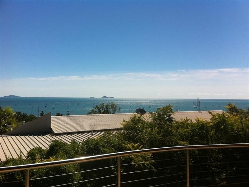 4/8 Golden Orchid Drive, Airlie Beach QLD 4802