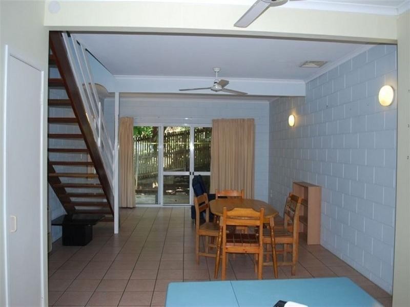 8/5 Eshelby Drive, Cannonvale QLD 4802