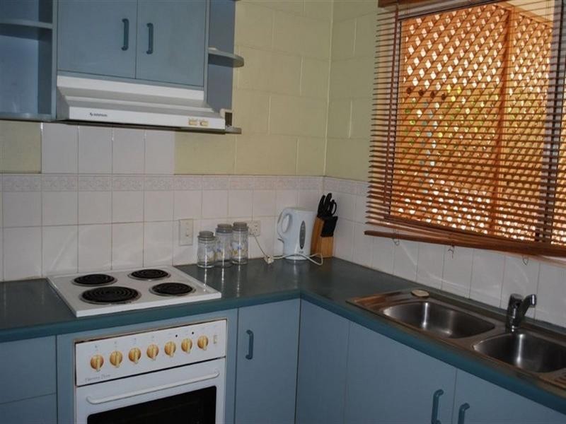 8/5 Eshelby Drive, Cannonvale QLD 4802