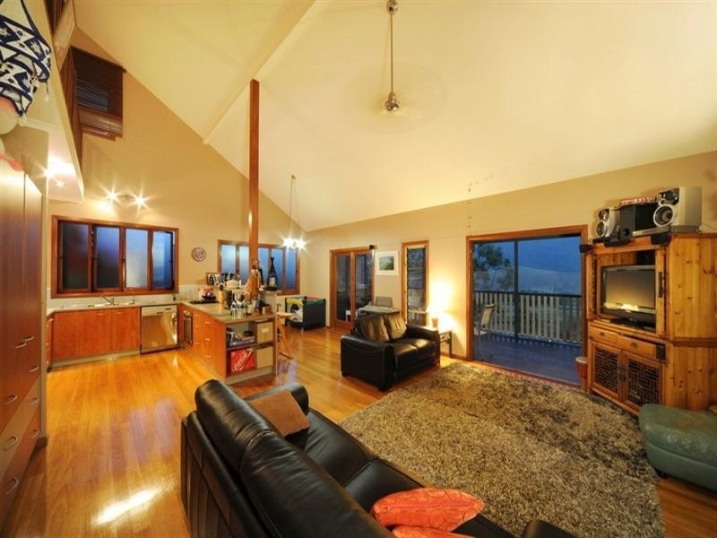 23 Daydream Court, Cannonvale QLD 4802