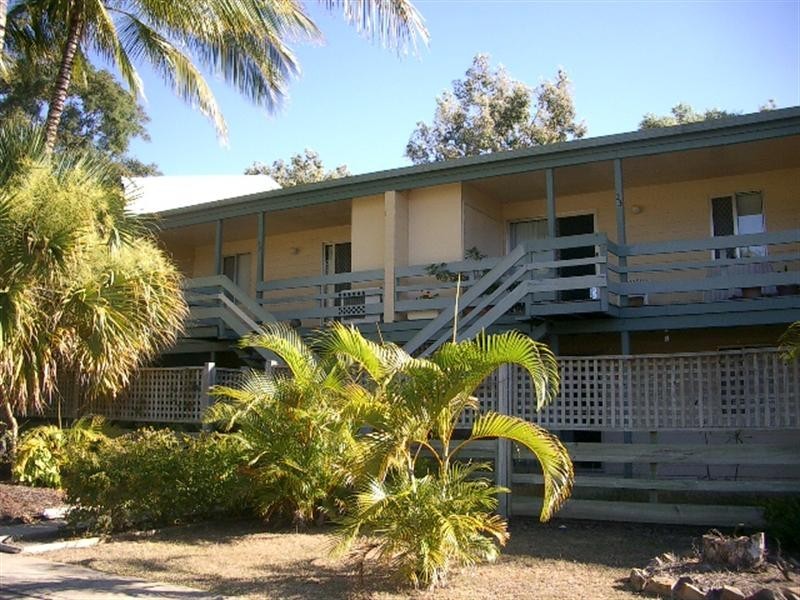 19/6 St Martins Lane, Cannonvale QLD 4802