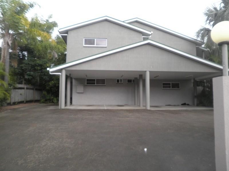 2a/10 Island Drive, Cannonvale QLD 4802