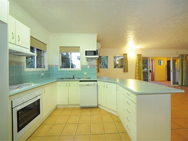 15/24 Island Drive, Cannonvale QLD 4802