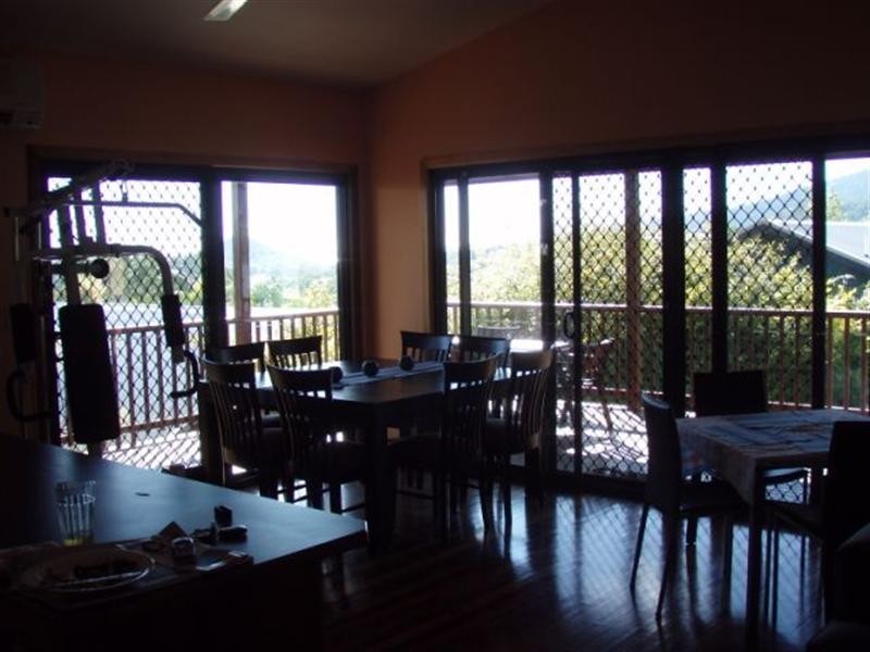 11 Hamilton Avenue, Cannonvale QLD 4802