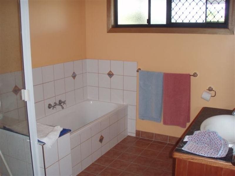 11 Hamilton Avenue, Cannonvale QLD 4802