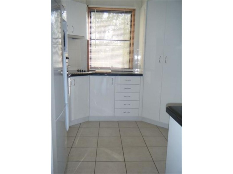 4/36 Coral Esplanade, Cannonvale QLD 4802