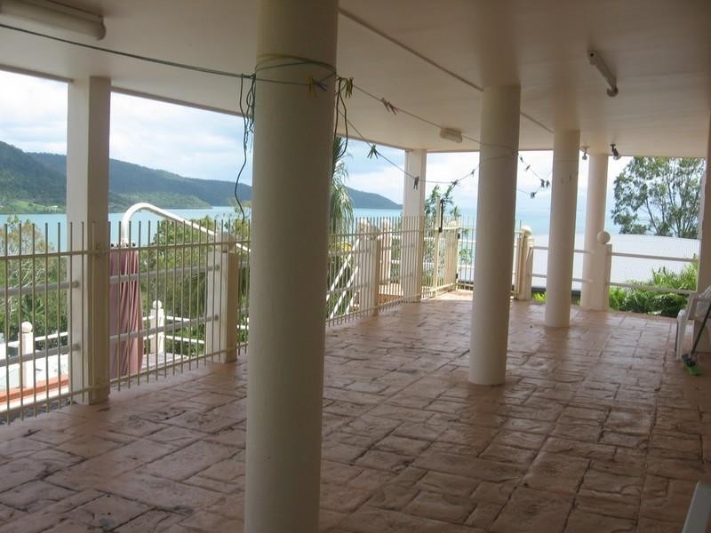 3/30 Macarthur Drive, Cannonvale QLD 4802