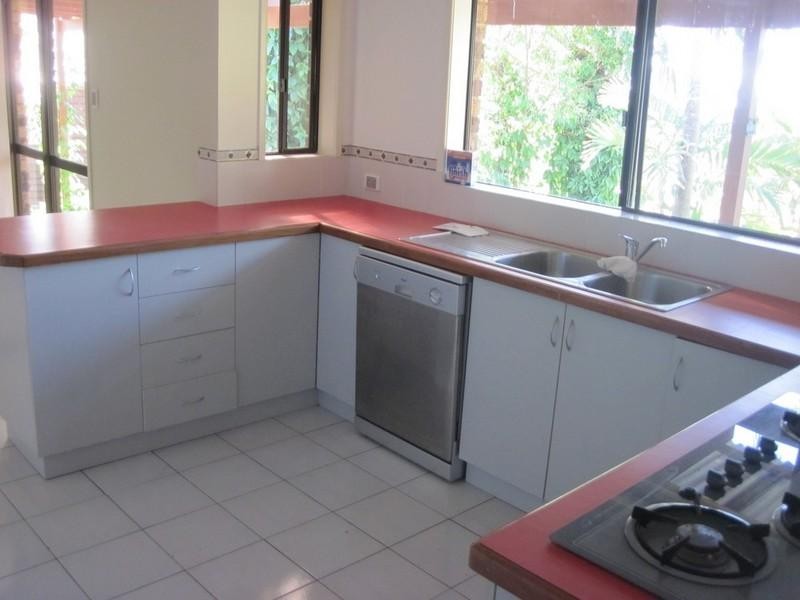 1 Alice Court, Cannonvale QLD 4802