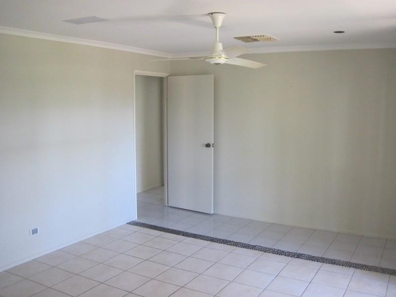 1 Alice Court, Cannonvale QLD 4802