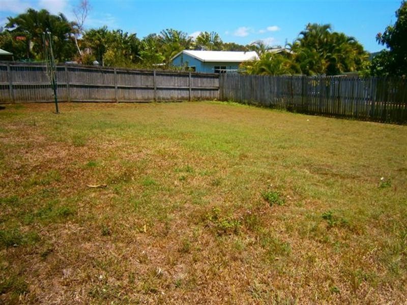 14 Border Drive, Cannonvale QLD 4802
