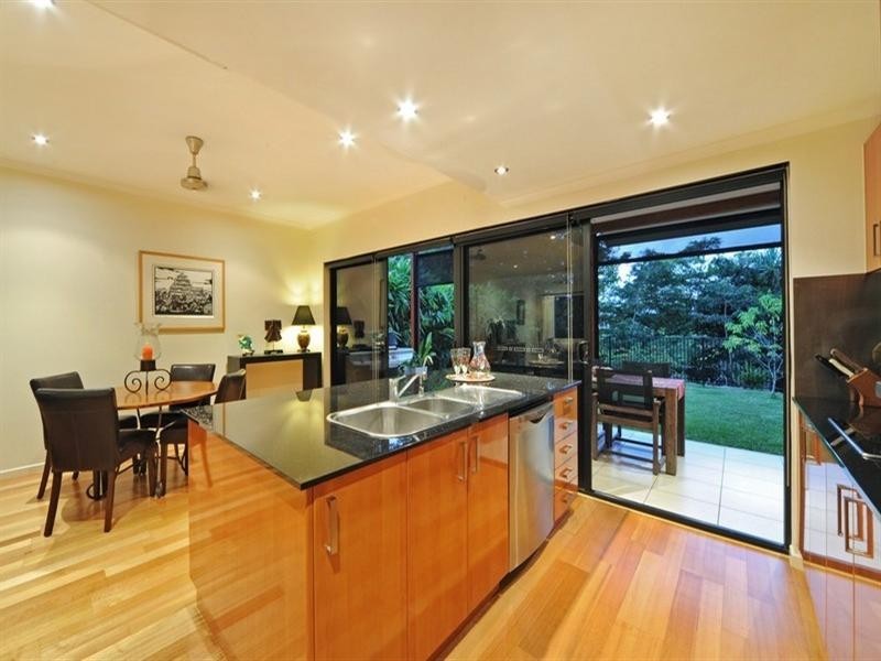 103/25 Abell Road, Cannonvale QLD 4802