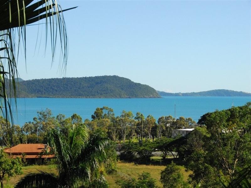 35 Jones Road, Cannonvale QLD 4802