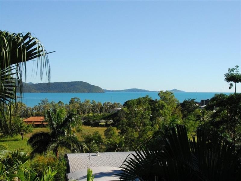 35 Jones Road, Cannonvale QLD 4802