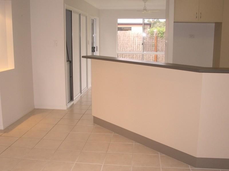 2/20 Banksia Court, Cannonvale QLD 4802