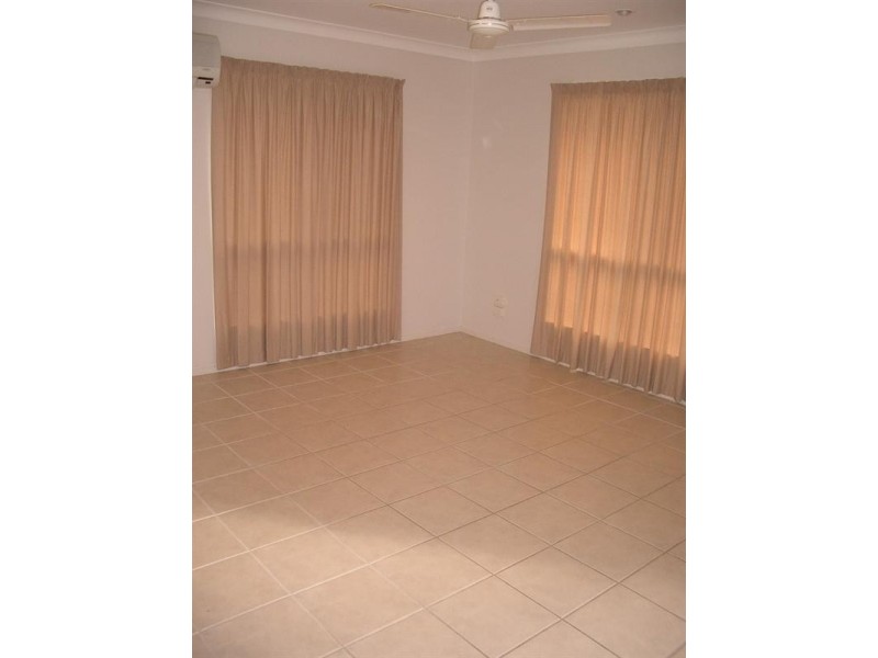 2/20 Banksia Court, Cannonvale QLD 4802