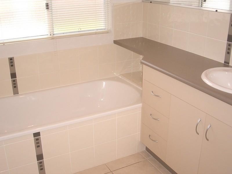 2/20 Banksia Court, Cannonvale QLD 4802