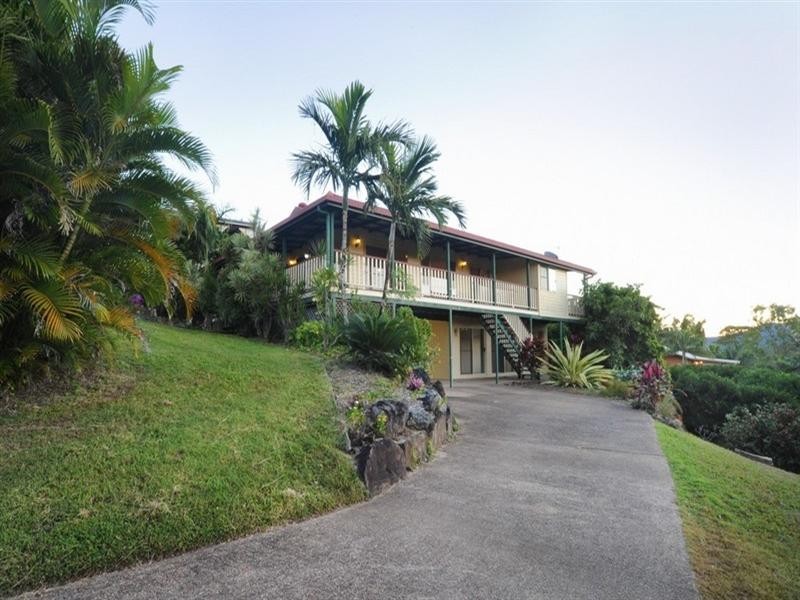 8 Hamilton Avenue, Cannonvale QLD 4802