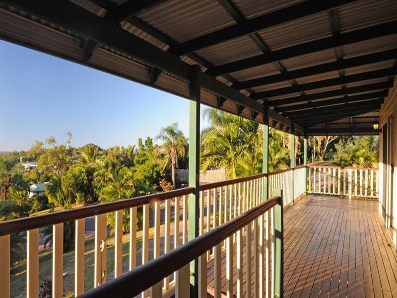 8 Hamilton Avenue, Cannonvale QLD 4802