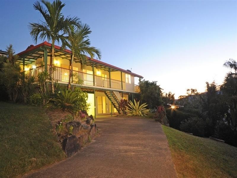 8 Hamilton Avenue, Cannonvale QLD 4802