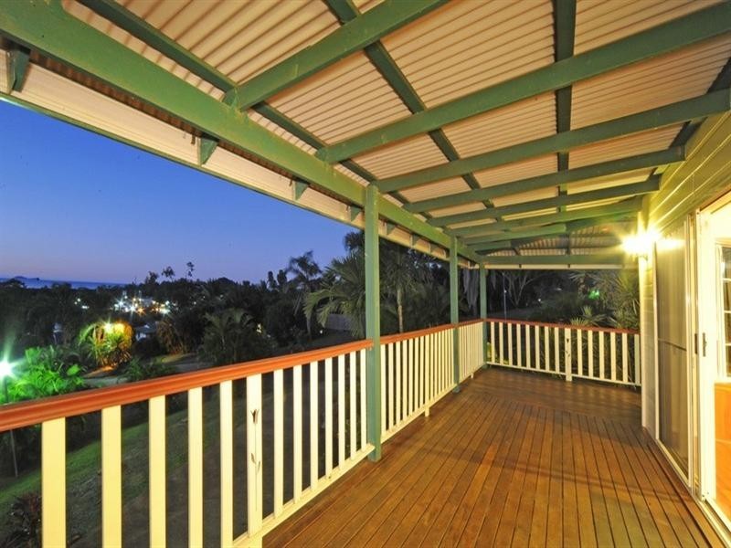 8 Hamilton Avenue, Cannonvale QLD 4802