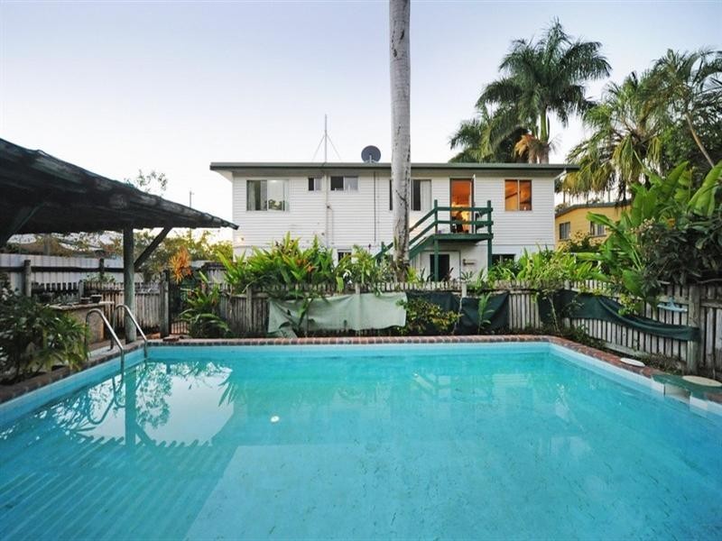 4 Schnapper Street, Cannonvale QLD 4802
