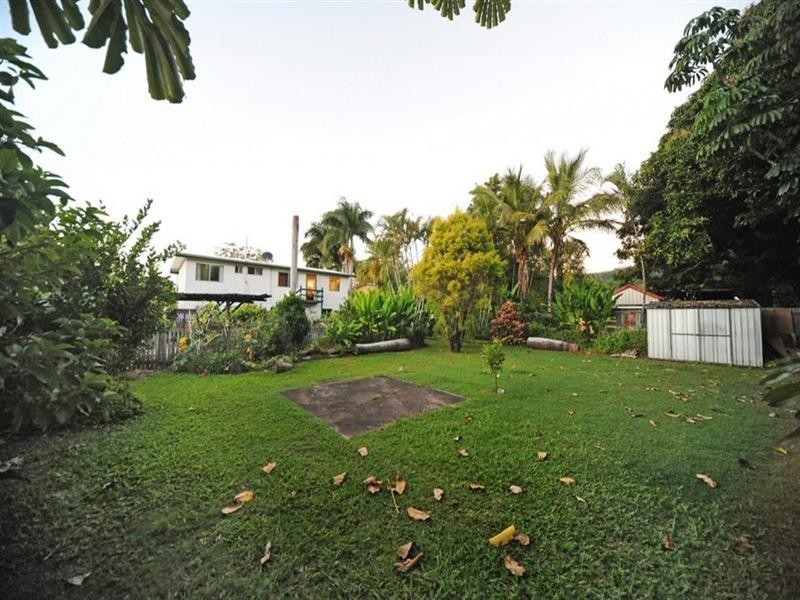 4 Schnapper Street, Cannonvale QLD 4802