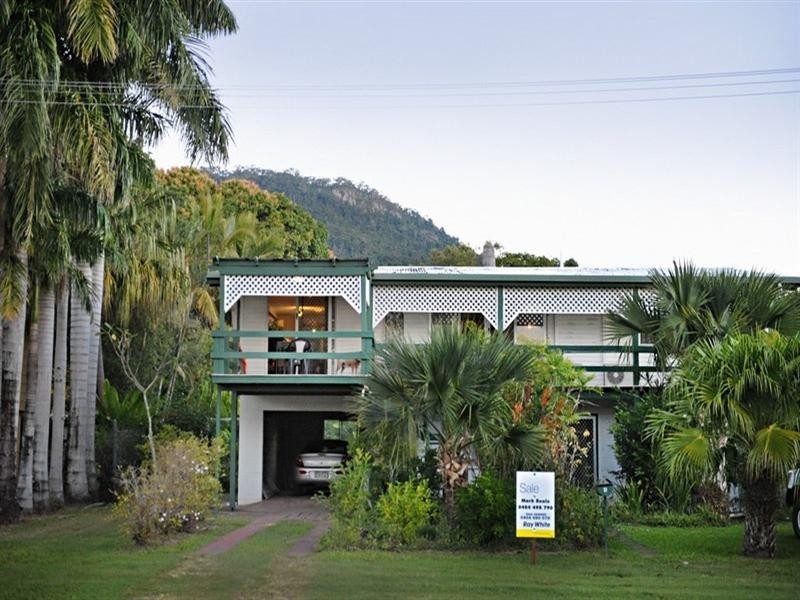 4 Schnapper Street, Cannonvale QLD 4802