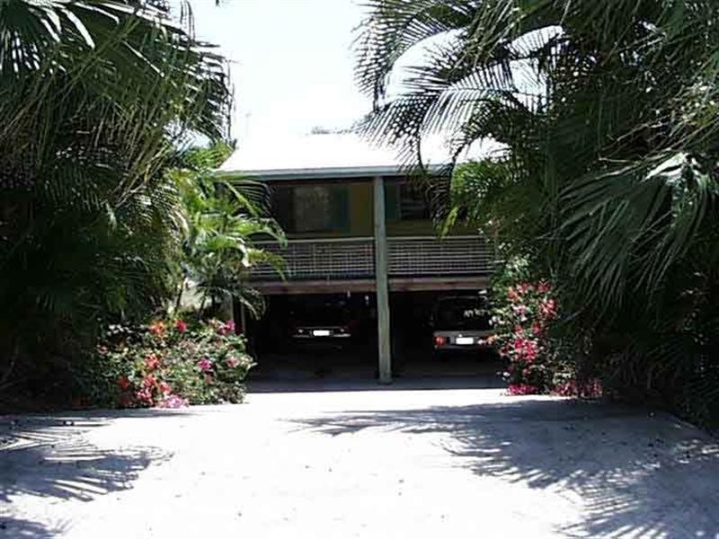 6 Country Road, Cannonvale QLD 4802