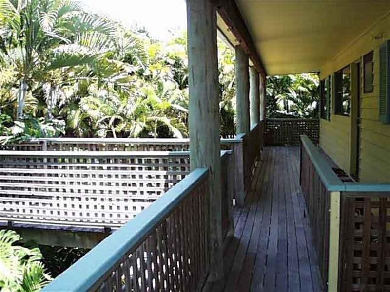 6 Country Road, Cannonvale QLD 4802