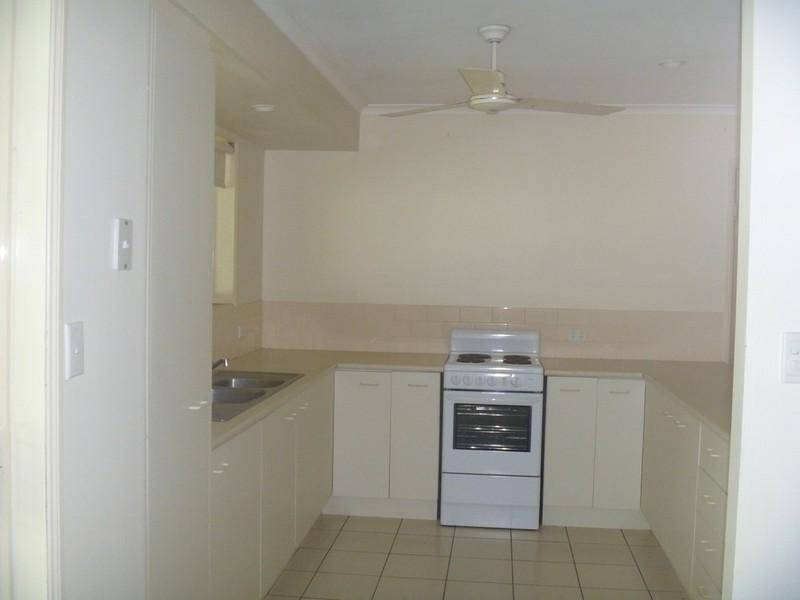 8 Solway Avenue, Cannonvale QLD 4802