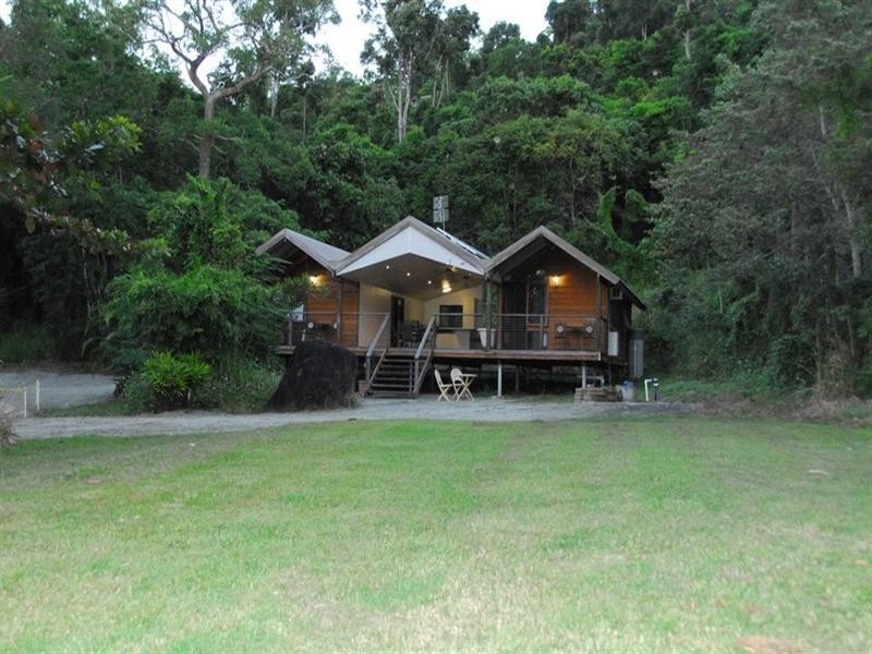 233 Paluma Road, Cannonvale QLD 4802