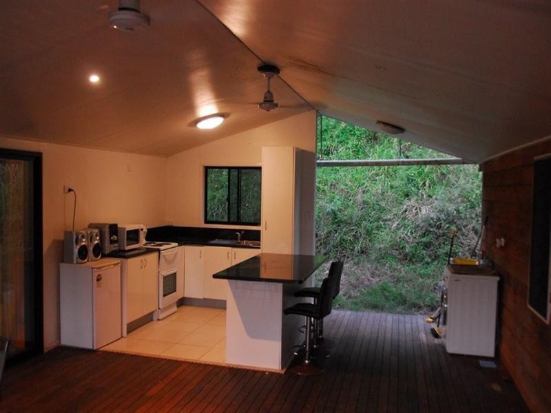 233 Paluma Road, Cannonvale QLD 4802