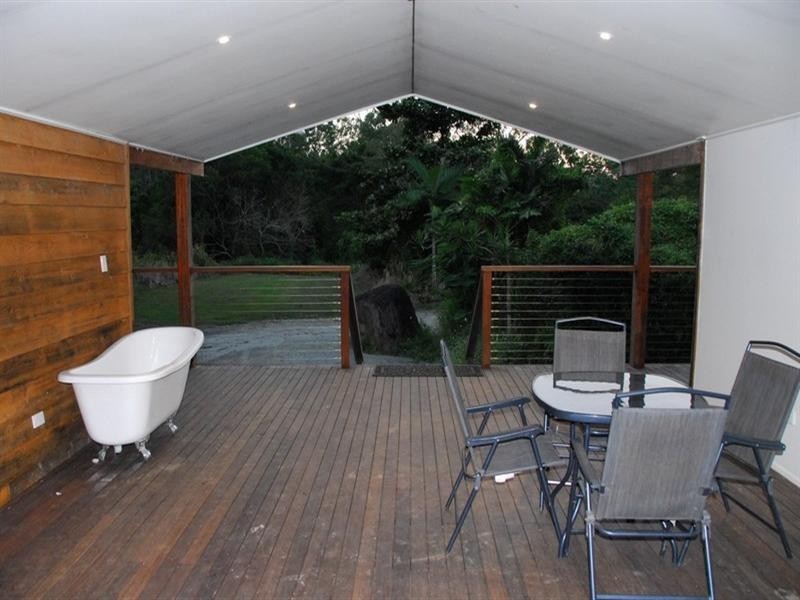 233 Paluma Road, Cannonvale QLD 4802