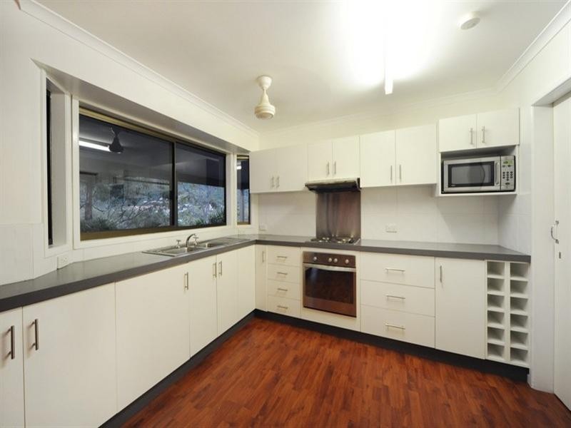 9 Stewart Drive, Cannonvale QLD 4802