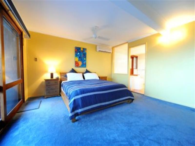 9 Illawong Street, Cannonvale QLD 4802