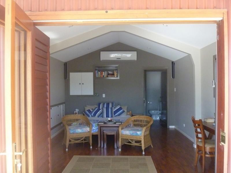 4 Macintosh Drive, Cannonvale QLD 4802