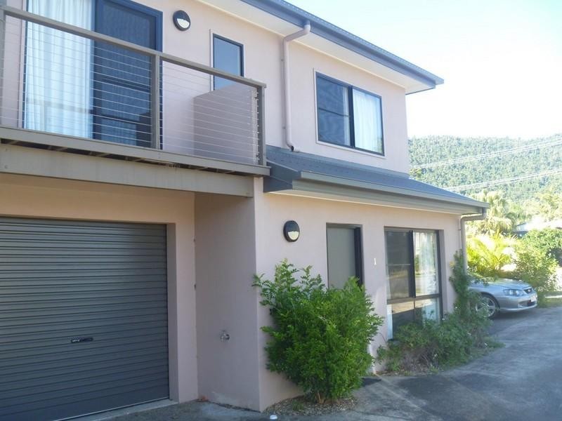 1/3 Schnapper Street, Cannonvale QLD 4802